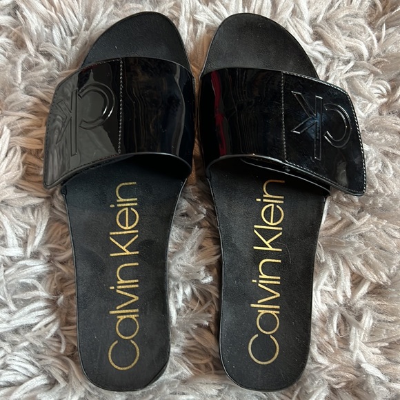 Calvin Klein black slides, size 7 - Picture 4 of 5